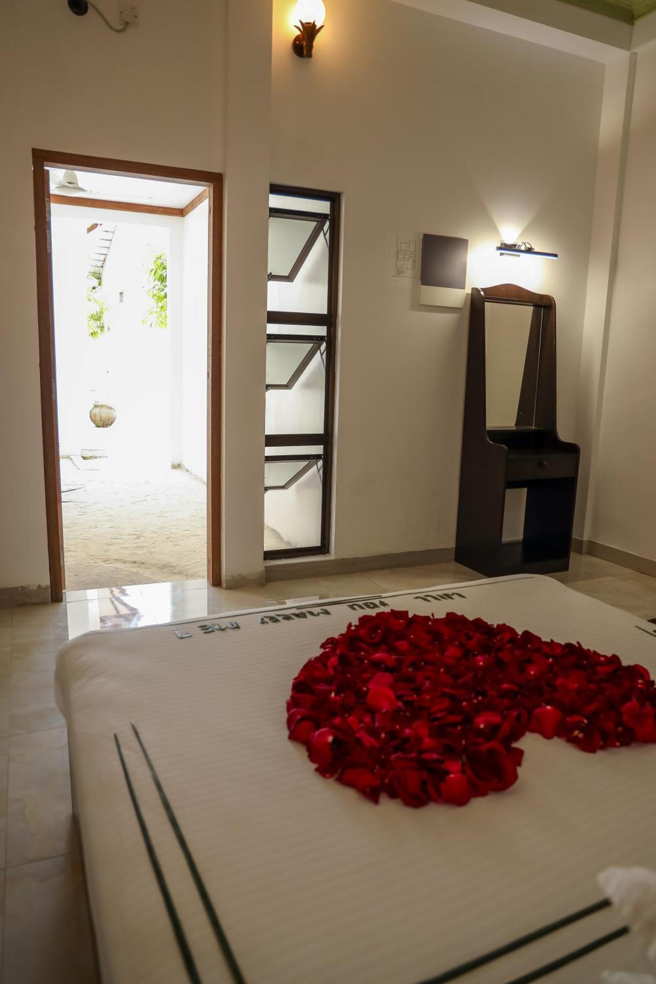 Shifa Lodge Maldives Feridhoo Exteriör bild