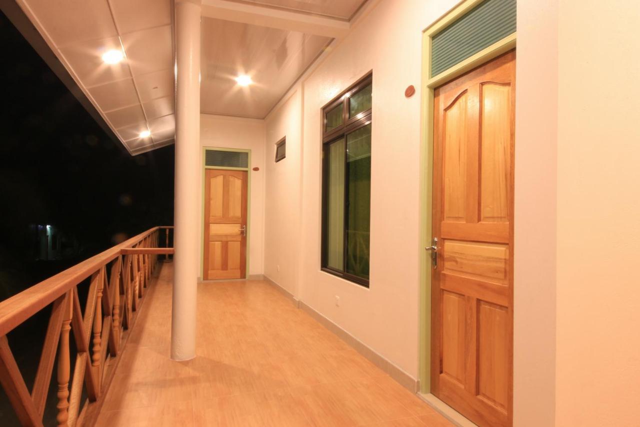 Shifa Lodge Maldives Feridhoo Rum bild